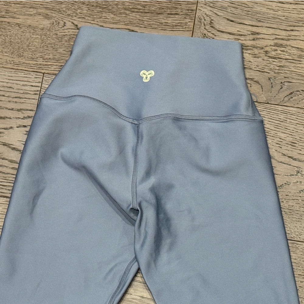 Aritzia High-Rise Leggings in Charcoal Gray - Picture 2 of 6